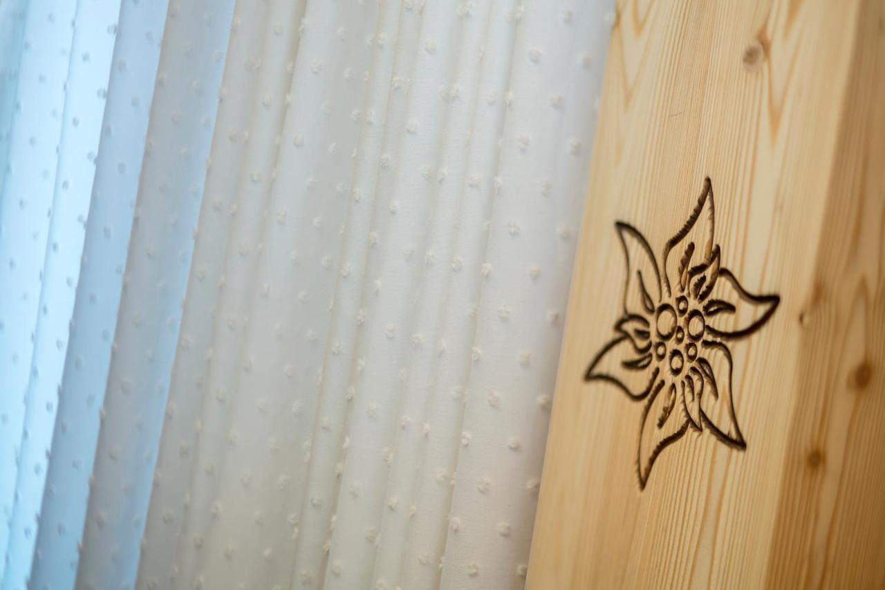 Hotel Edelweiss Blatten Loetschental エクステリア 写真