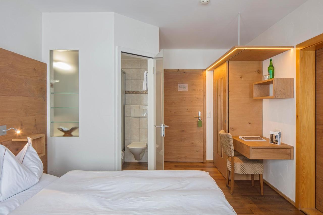 Hotel Edelweiss Blatten Loetschental エクステリア 写真