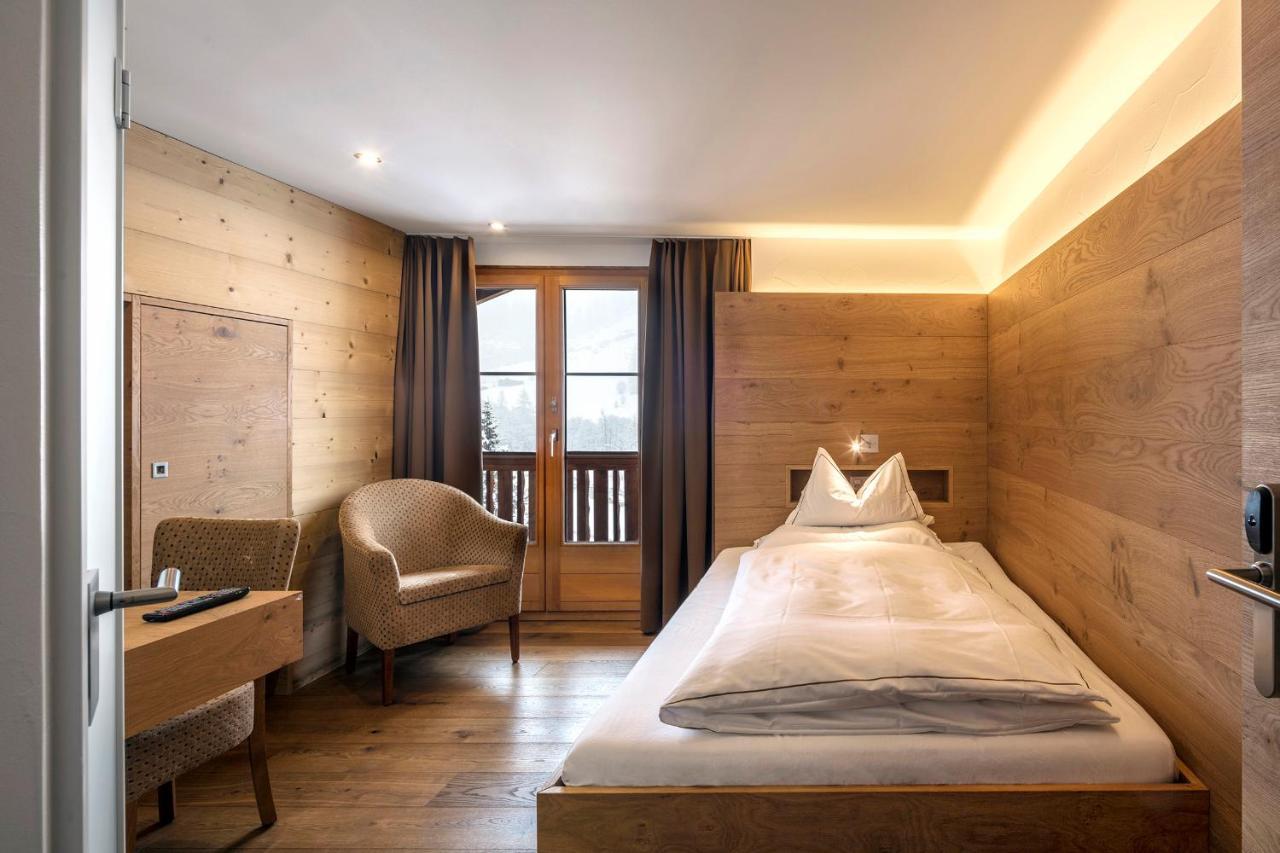 Hotel Edelweiss Blatten Loetschental エクステリア 写真