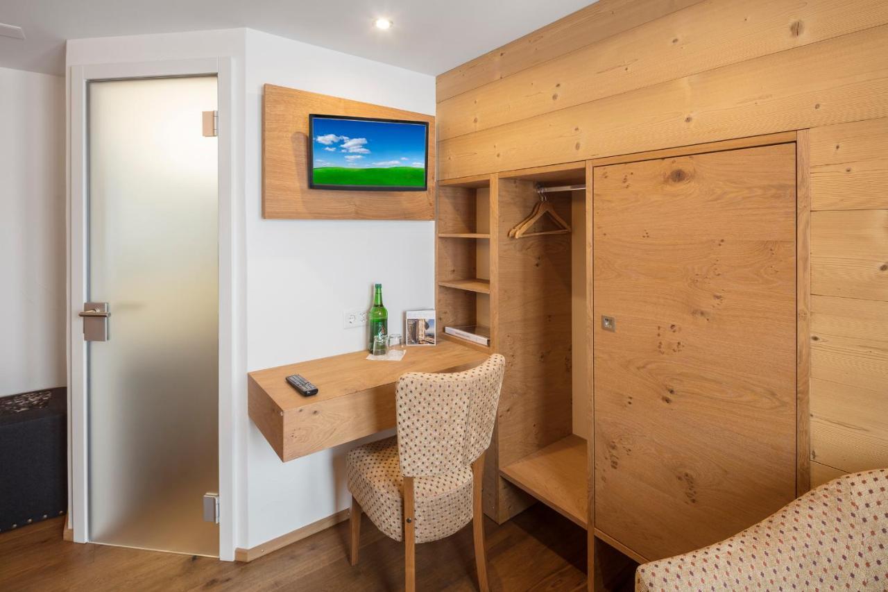 Hotel Edelweiss Blatten Loetschental エクステリア 写真