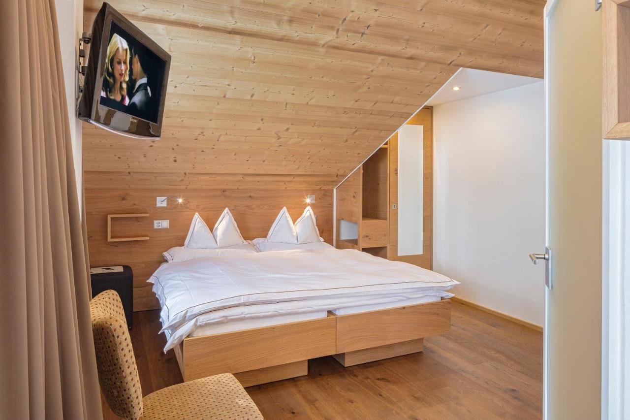 Hotel Edelweiss Blatten Loetschental エクステリア 写真